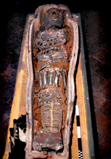 Immagine 1 - il sarcofago della mummia di Narni