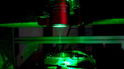 Particolare del sistema laser di fabbricazione dei circuiti in diamante