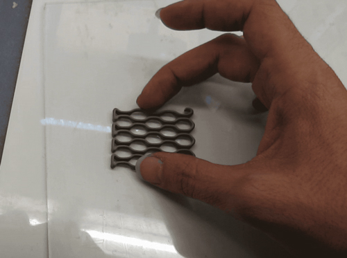 I nuovi modelli permettono agli elementi stampati in 3D a base di pasta di cemento di avere comportamenti differenti, come ad esempio quello una molla.