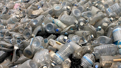 Come trasformare i rifiuti di plastica in energia verde
