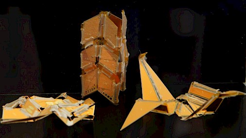 Robot origami in 3D che si muovono senza motori né ingranaggi